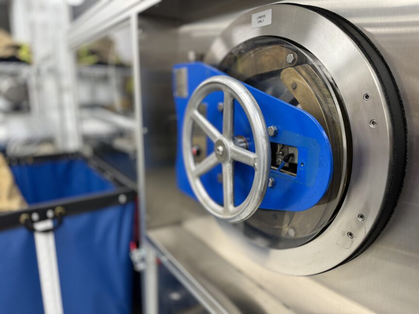 image of the door to a liquid CO2 washing machine